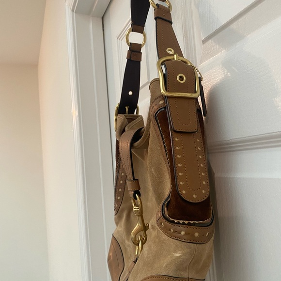 Coach Hamptons Tan and Brown Hobo Bag in Suede and Leather - Picture 3 of 12